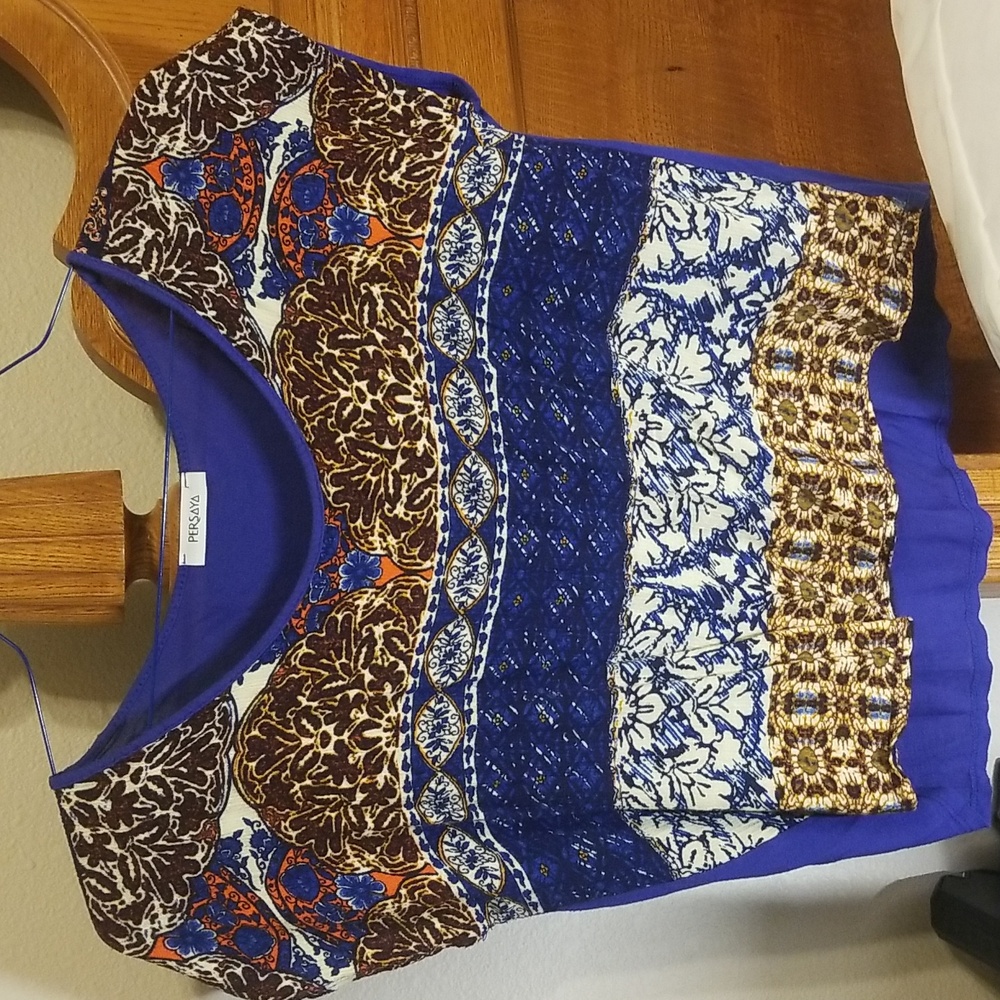 Women's patterned shirt